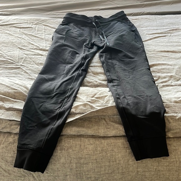 Lululemon - Sz 8 - black joggers - Picture 1 of 3